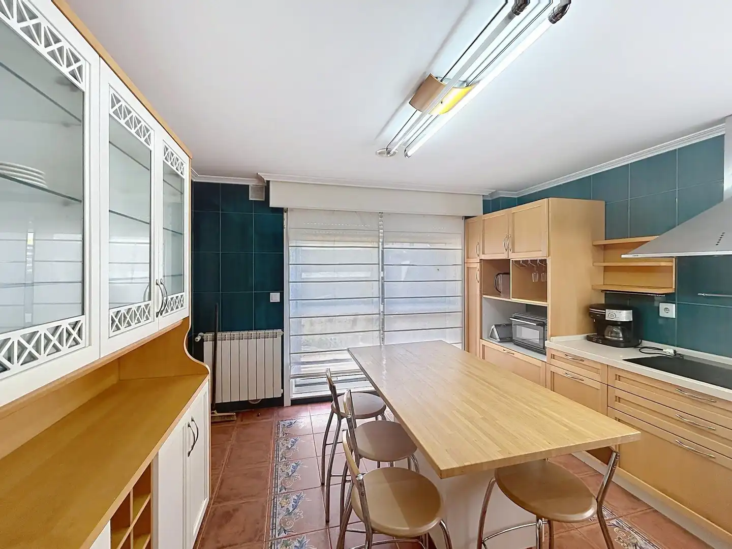 Cocina de Casa adosada en venta en Santiago de Compostela  con Calefacción, Terraza y Piscina comunitaria