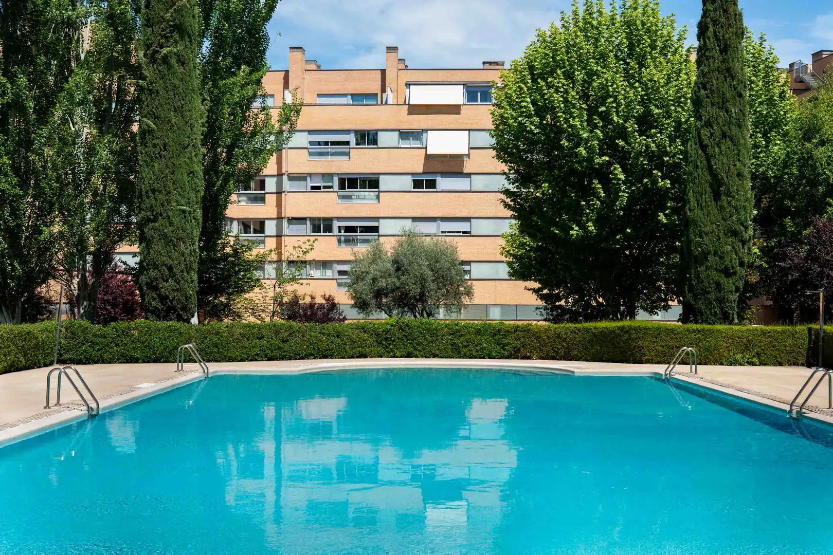 Piscina de Pis en venda en Madrid amb Traster