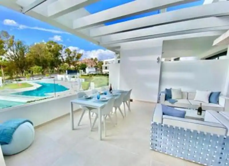 Fotografía del inmueble reportado: 3.500 €/mes — Benatalaya, Estepona