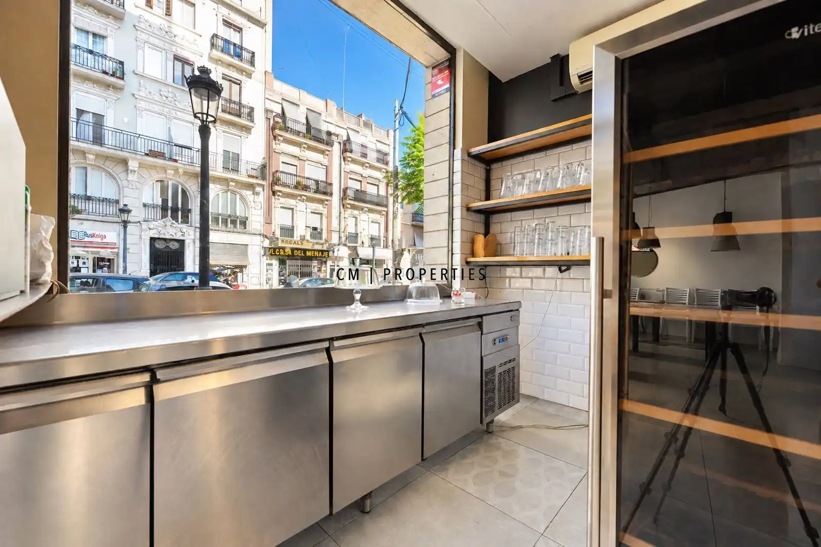 Kitchen of Commercial properties for rent in L'Eixample