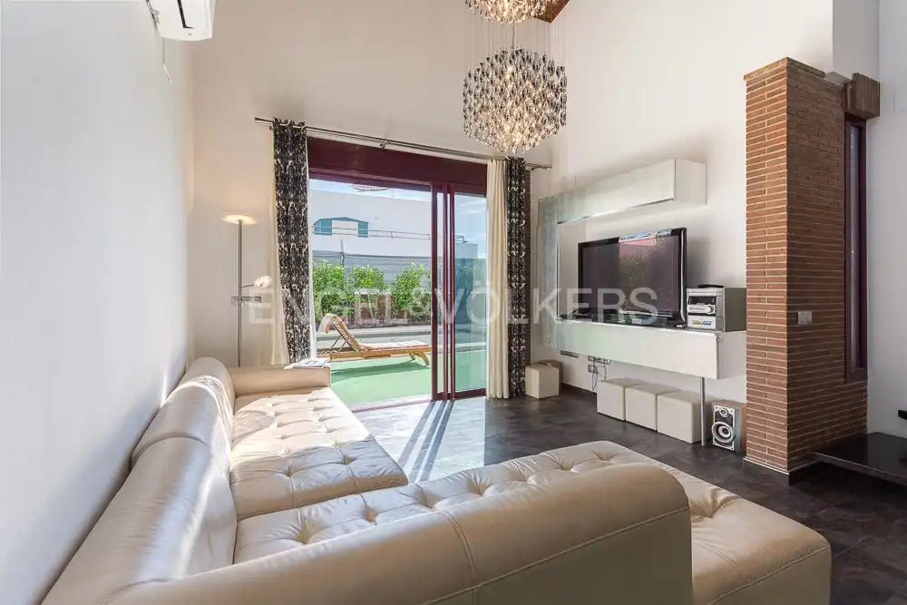 Living room of Houses for rent in Paterna  with Air Conditioner, Heating and Private garden