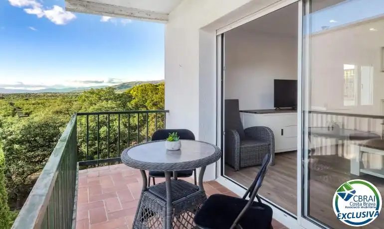 Terrassa de Apartament en venda en Roses amb Calefacció, Moblat i Piscina comunitària