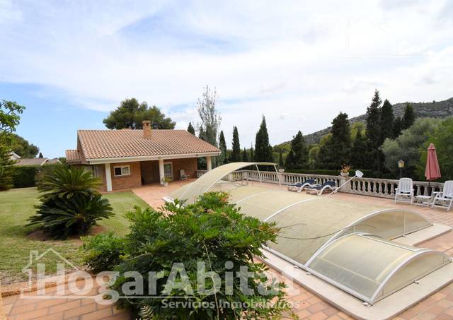 Casa-chalet en Venta en Calle urb les palmes en Pueblo