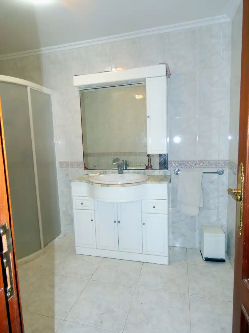Baño de Finca rústica en venta en Aramaio con Calefacción, Amueblado y Balcón