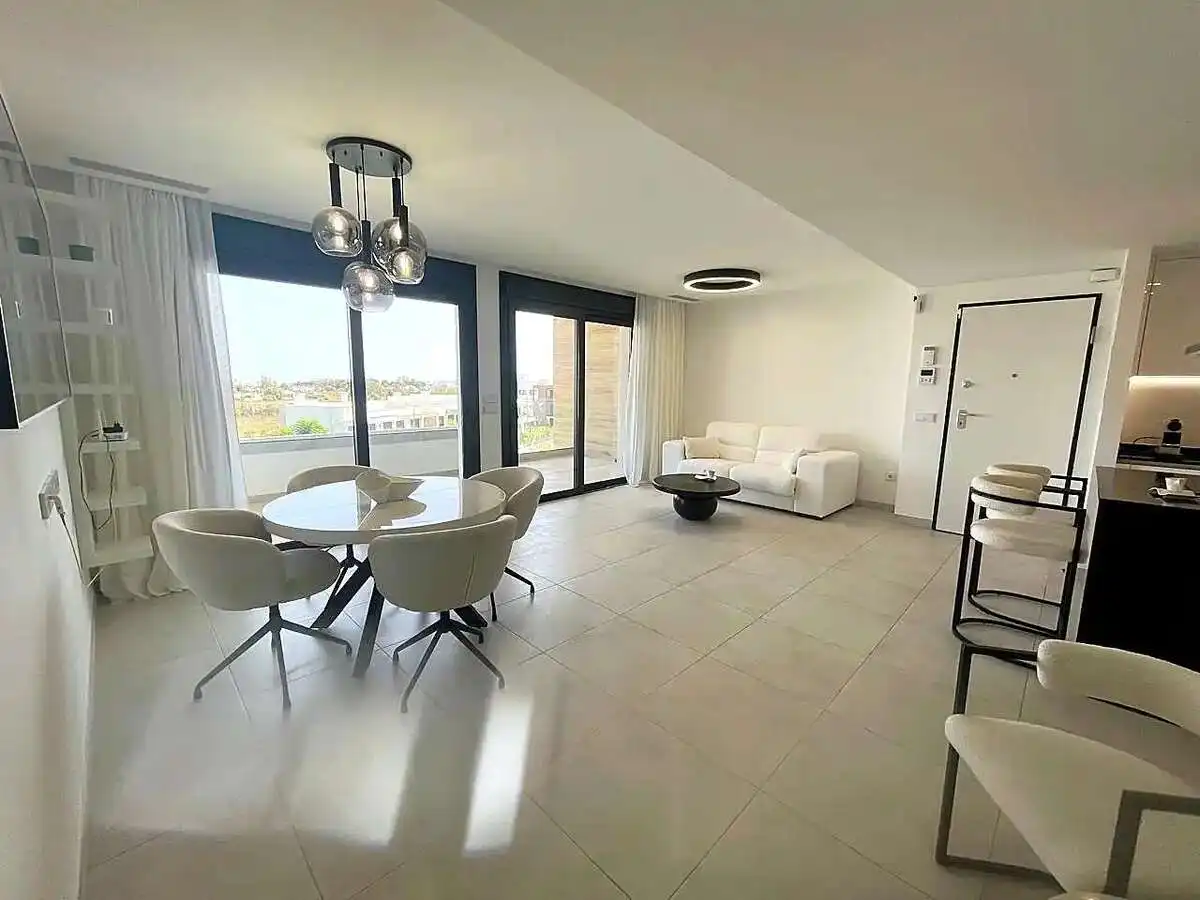 Sala d'estar de Pis en venda en Estepona amb Aire condicionat, Calefacció i Terrassa