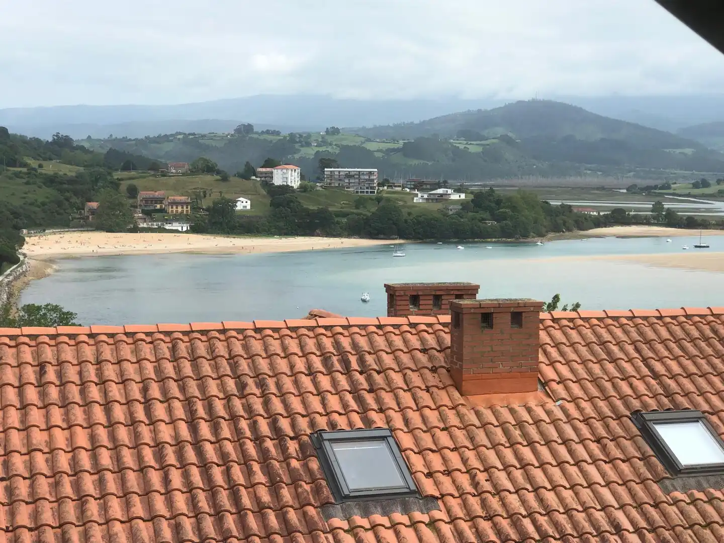 Vista exterior de Piso en venta en San Vicente de la Barquera con Calefacción, Amueblado y Balcón