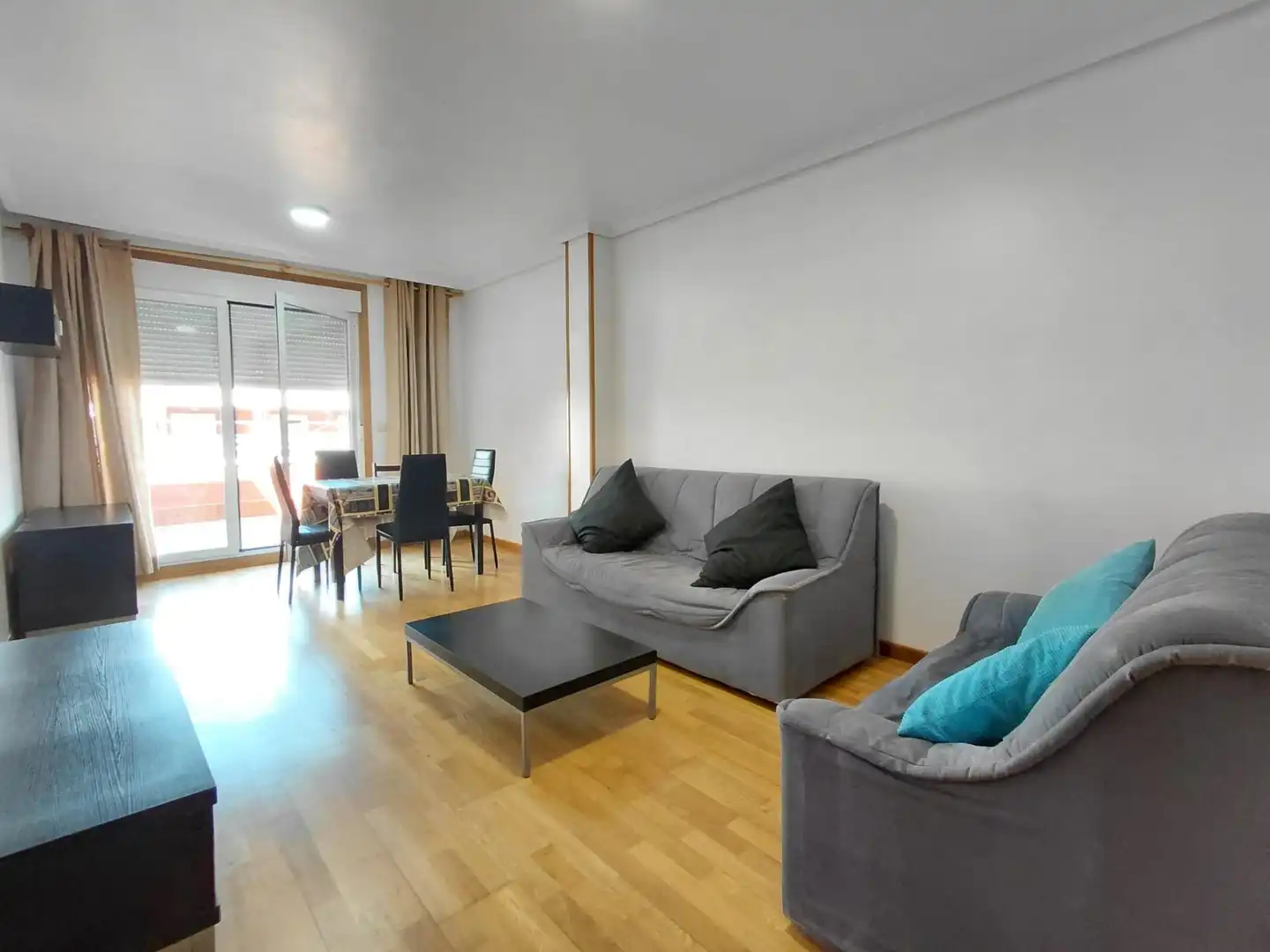 Sala de estar de Piso en venta en Vilagarcía de Arousa con Calefacción, Jardín privado y Terraza