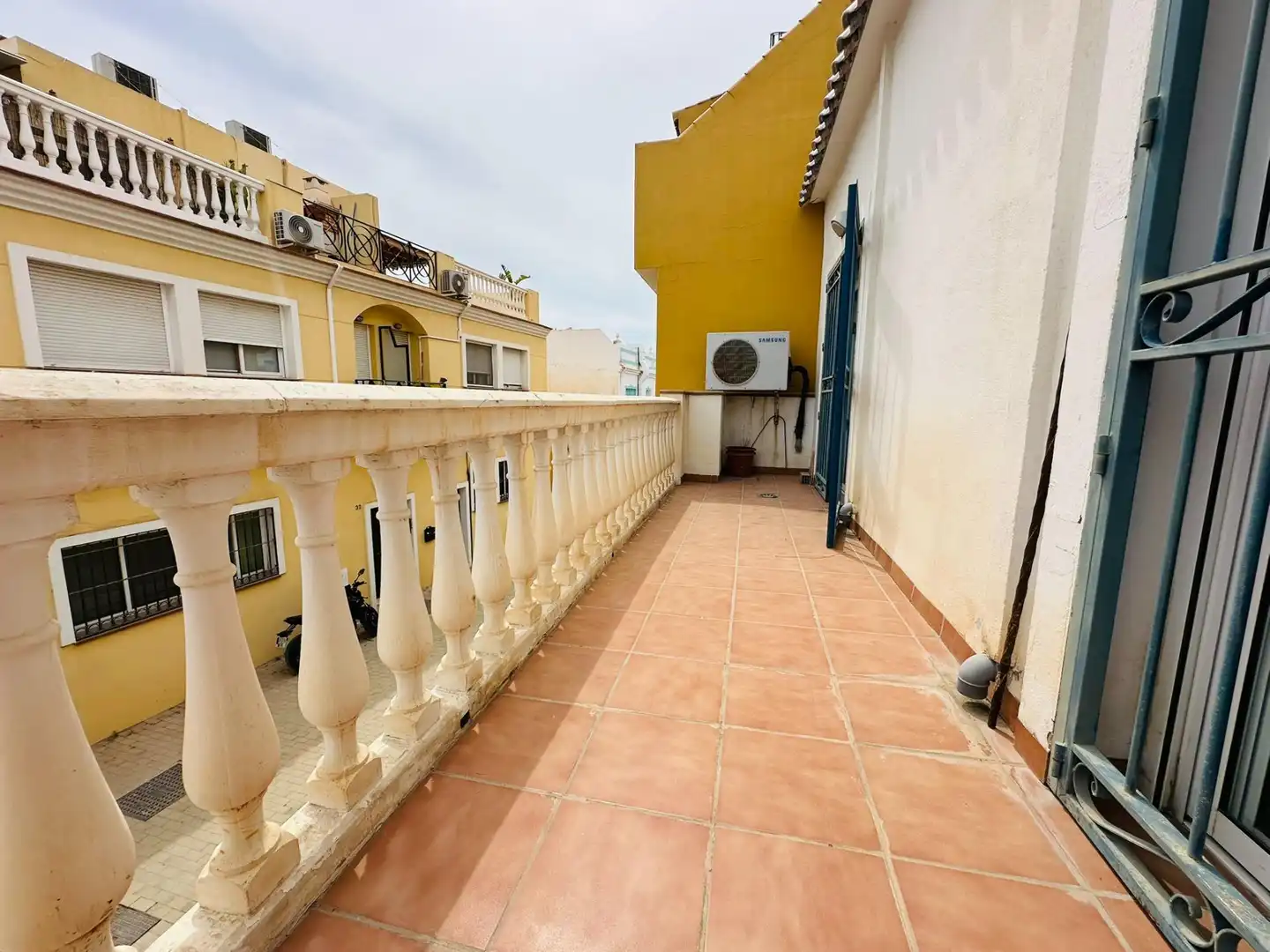 Terrassa de Casa adosada en venda en Málaga amb Terrassa i Alarma