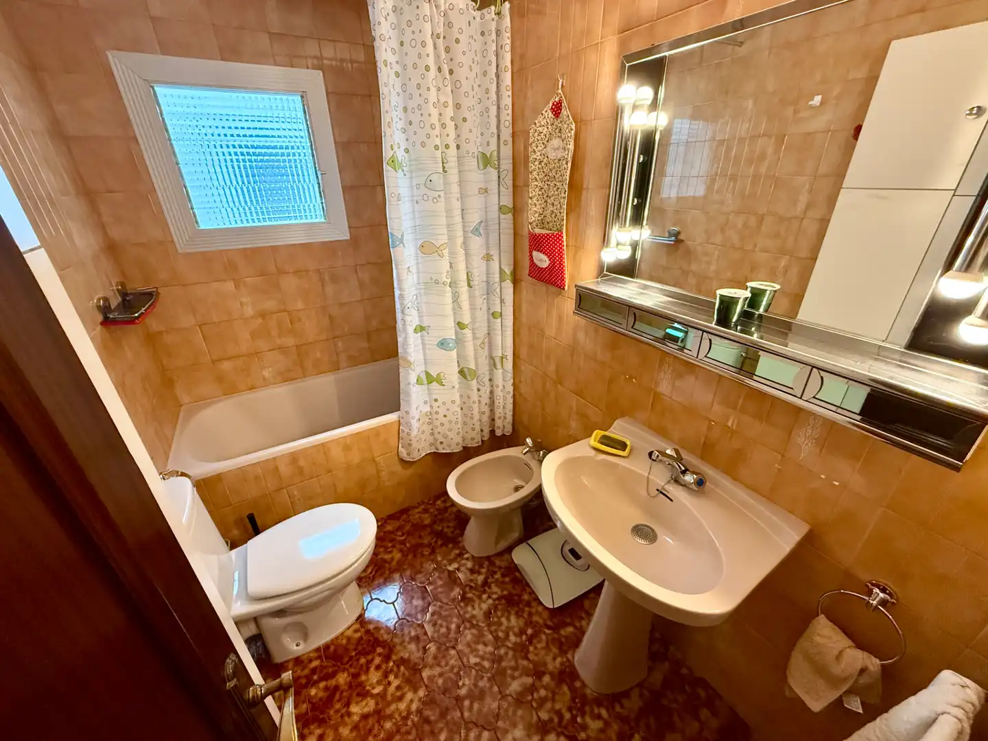 Badezimmer von Wohnung zum Verkauf in Sant Boi de Llobregat mit Heizung, Ofen und Balkon