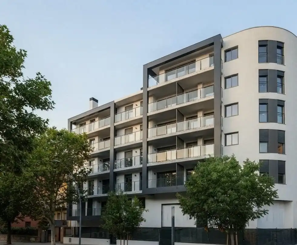 Vista exterior de Piso de alquiler en Manresa con Calefacción, Parquet y Balcón