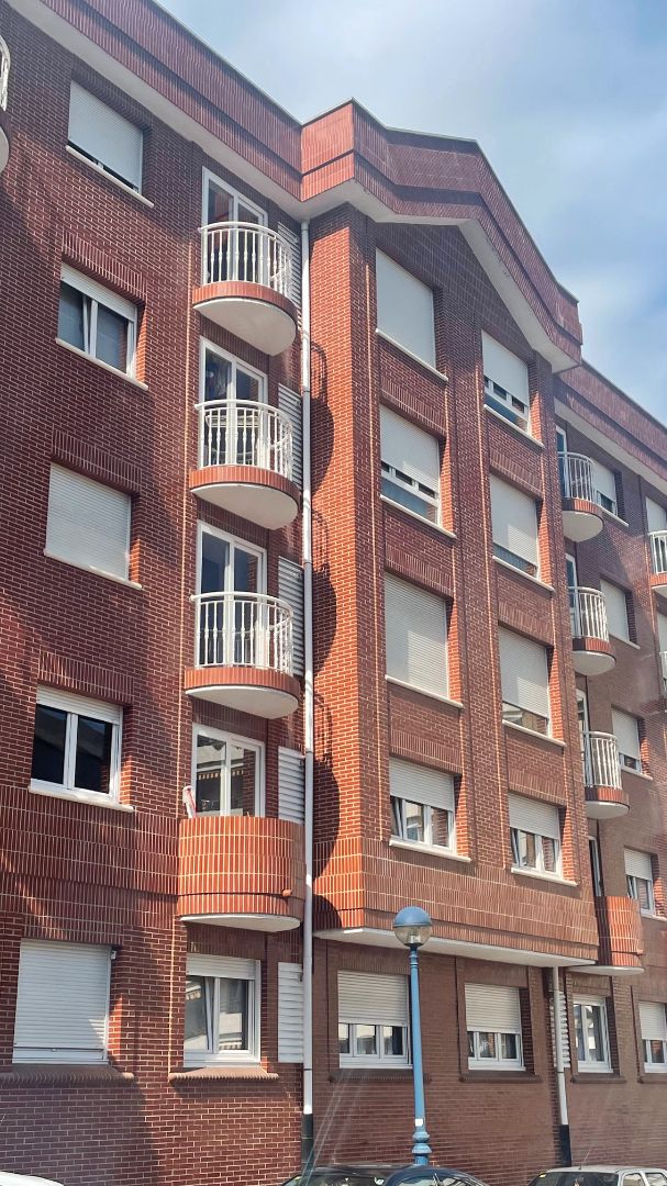 Vista exterior de Pis en venda en Portugalete amb Calefacció, Parquet i Traster