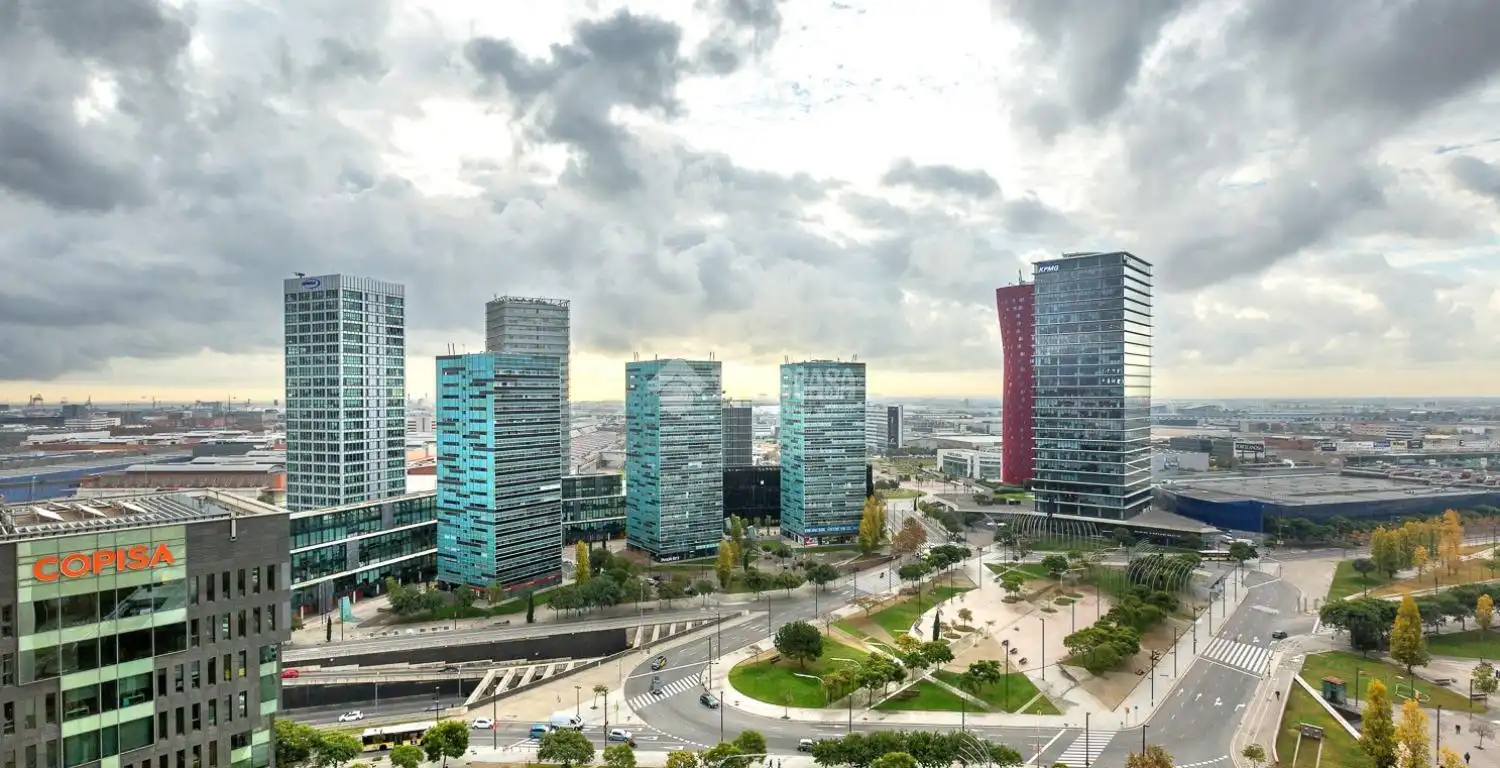 Vista exterior de Piso en venta en L'Hospitalet de Llobregat con Aire acondicionado, Calefacción y Trastero