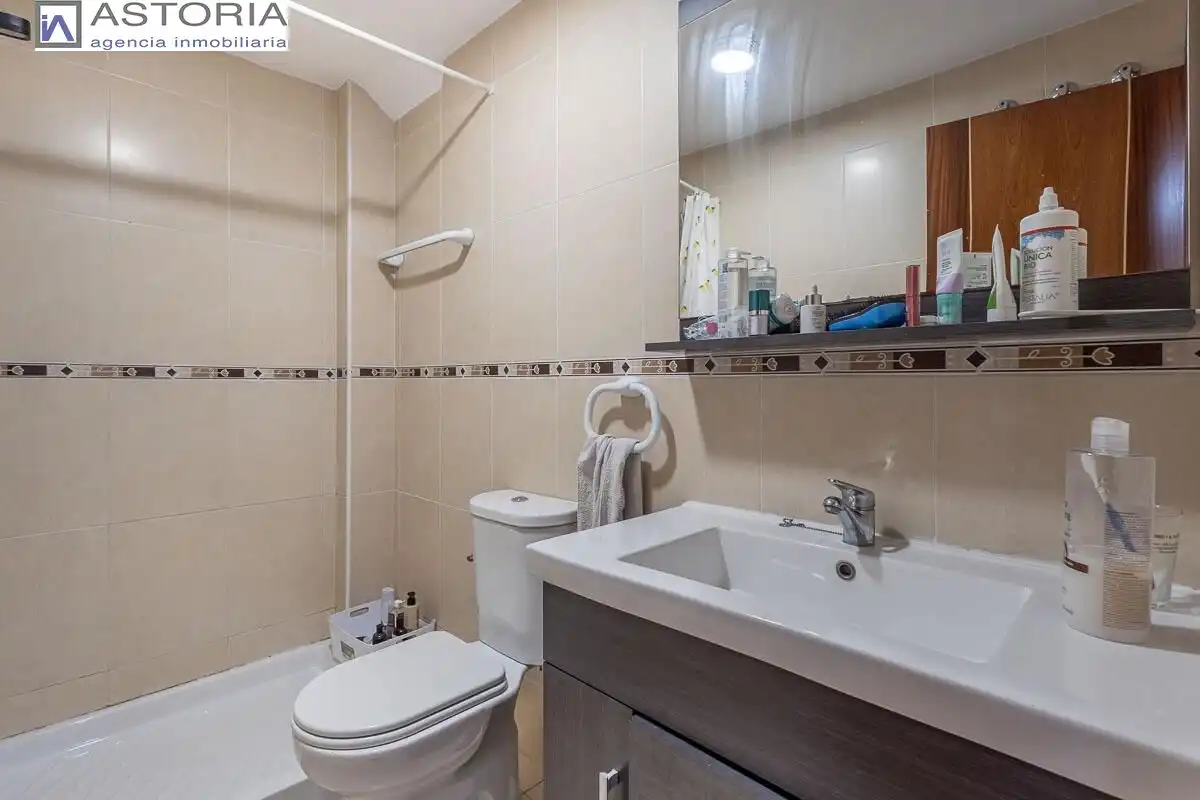 Badezimmer von Wohnung zum Verkauf in Monachil mit Klimaanlage, Heizung und Terrasse