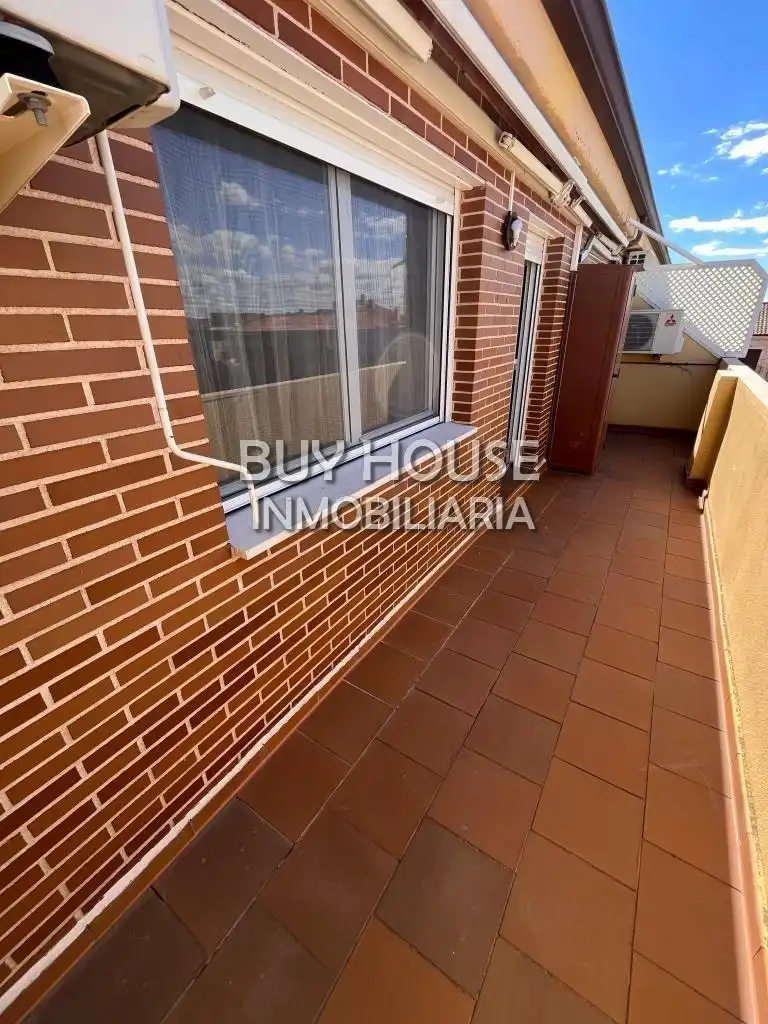 Penthouse with lift to rent in Parque Manuel de Vega - Carretera de Ugena, imagen 2