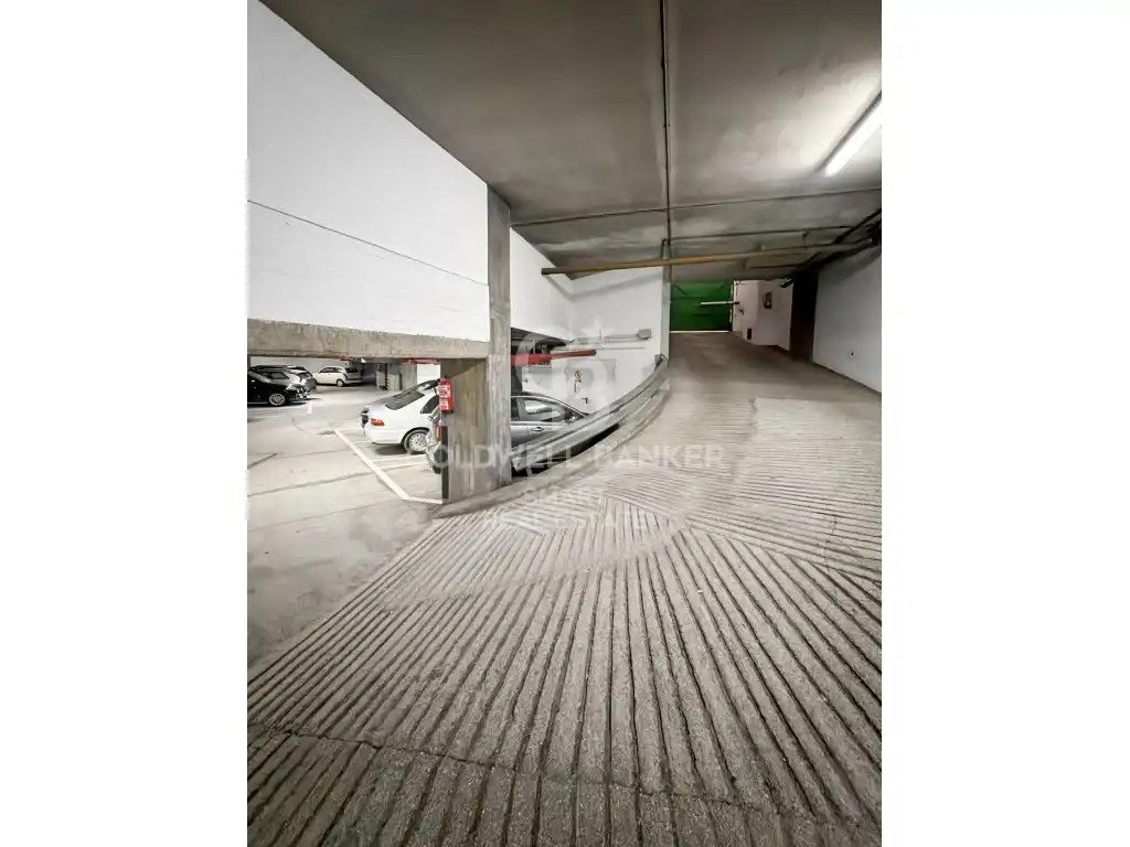 Aparcament de Pis en venda en A Coruña Capital  amb Calefacció