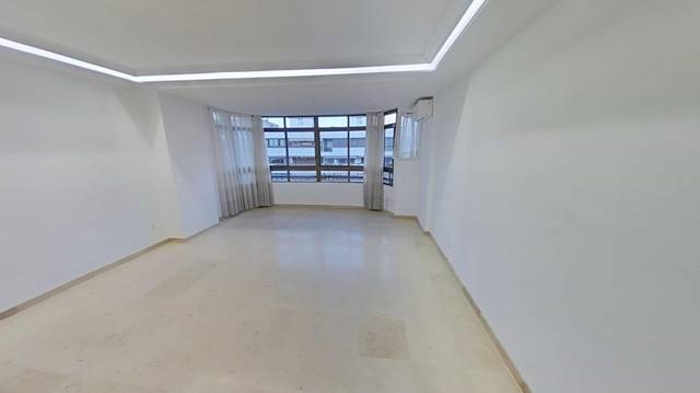 Piso en Alquiler en Avenida de Eusebio Sempere en Ensanche - Diputación