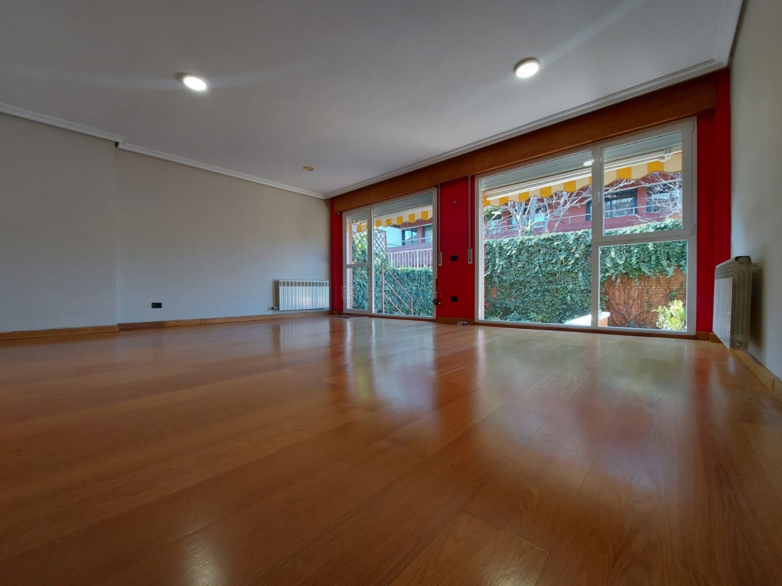 Living room of House or chalet for sale in  Logroño  with Air Conditioner, Heating and Private garden