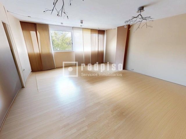 Habitación de Piso en venta en Alicante / Alacant con Calefacción, Trastero y Piscina