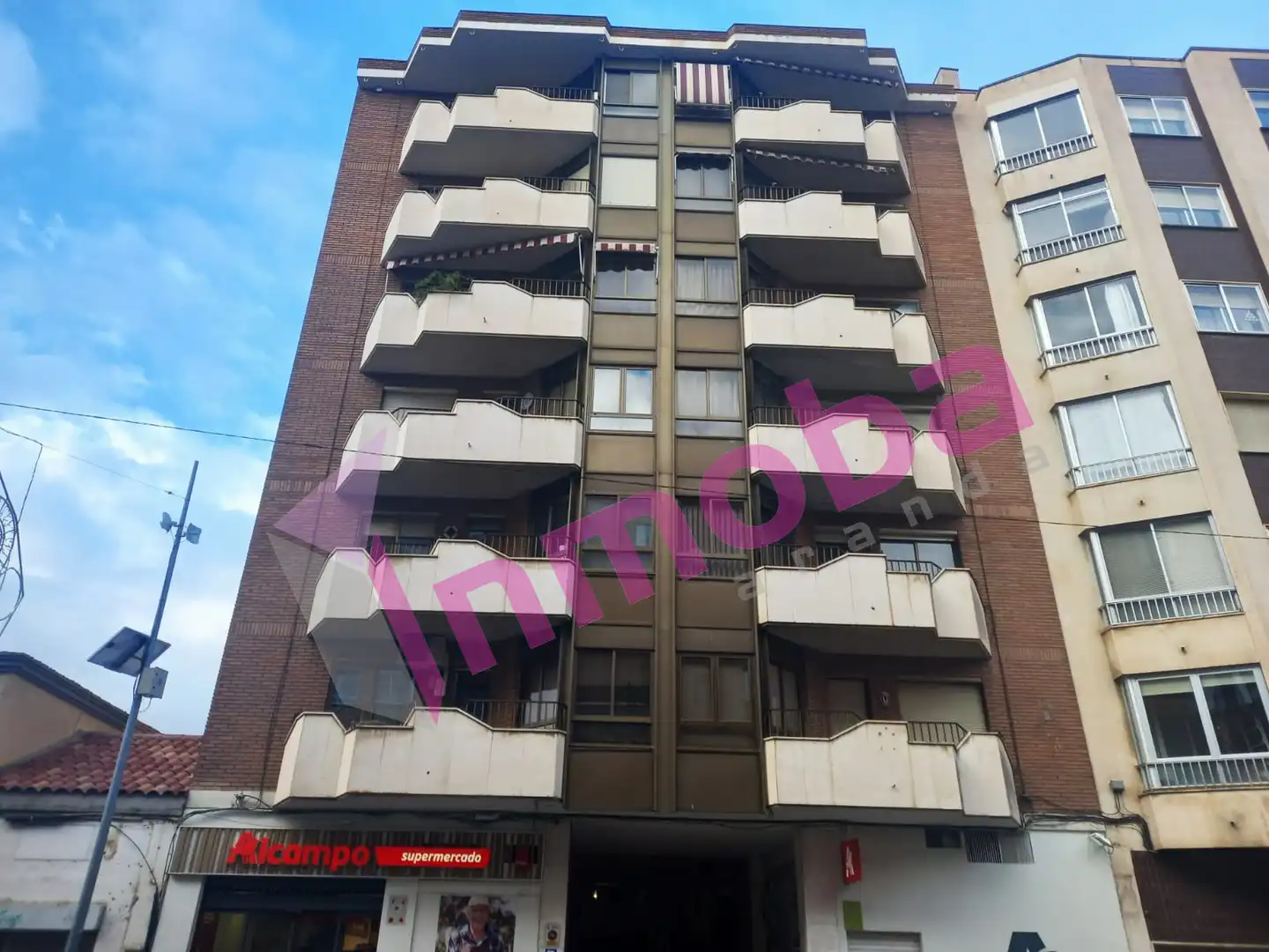 Vista exterior de Piso en venta en Aranda de Duero con Calefacción, Parquet y Terraza