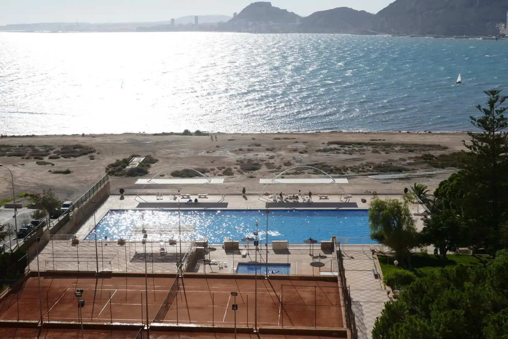 Piscina de Pis en venda en Alicante / Alacant amb Aire condicionat, Terrassa i Traster