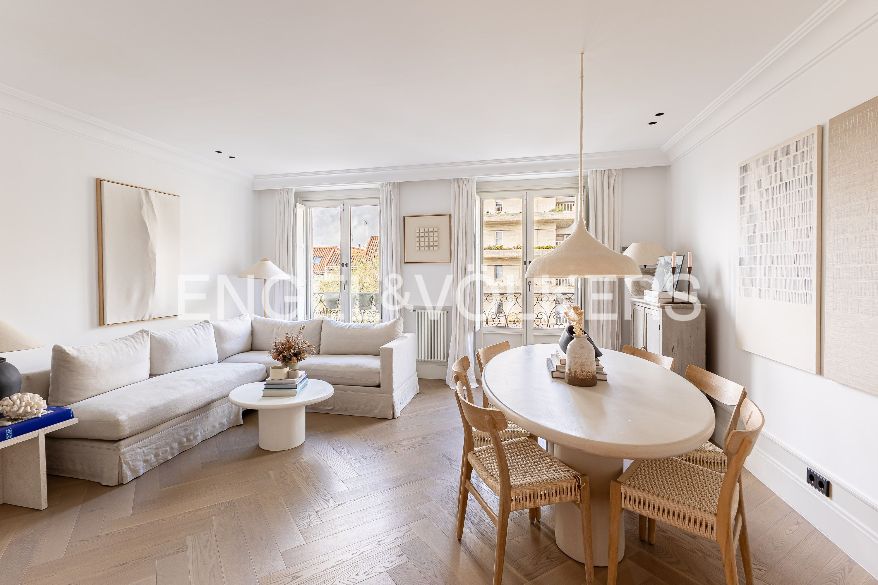 Living room of Flat for sale in  Madrid Capital  with Air Conditioner, Heating and Storage room