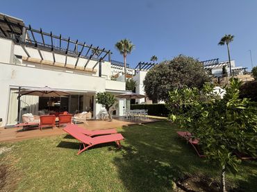 Casa bifamiliare con piscina in affitto a Las Chapas - El Rosario