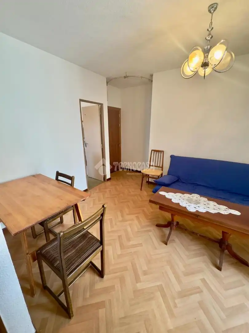 Sala d'estar de Pis en venda en Madrid
