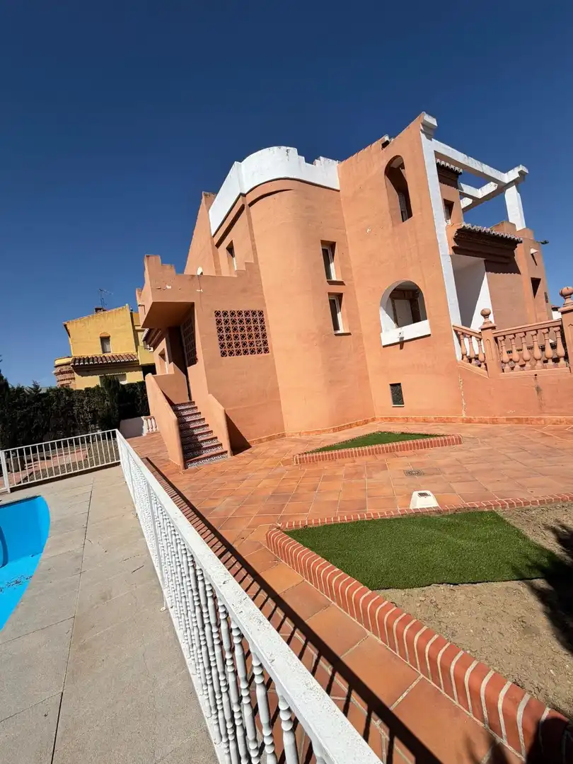 Vista exterior de Casa o chalet de alquiler en Ogíjares con Calefacción, Jardín privado y Piscina