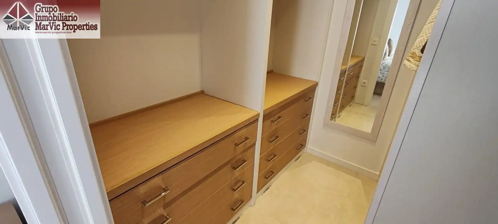 Dormitori de Casa o xalet en venda en Benidorm amb Aire condicionat i Jardí privat