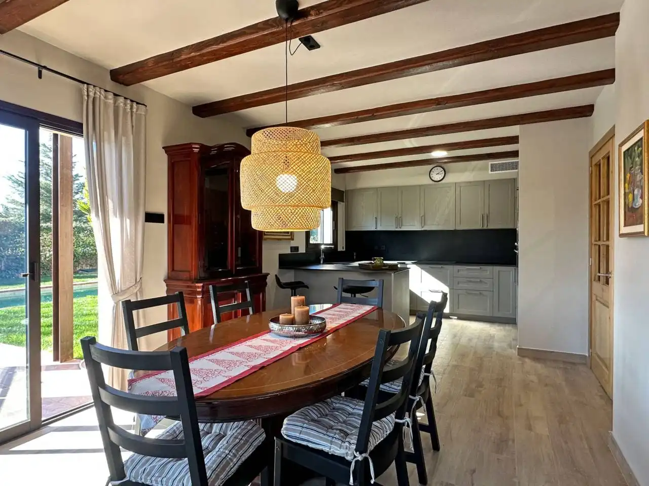 Comedor de Casa o chalet de alquiler en La Tallada d'Empordà con Aire acondicionado, Calefacción y Jardín privado
