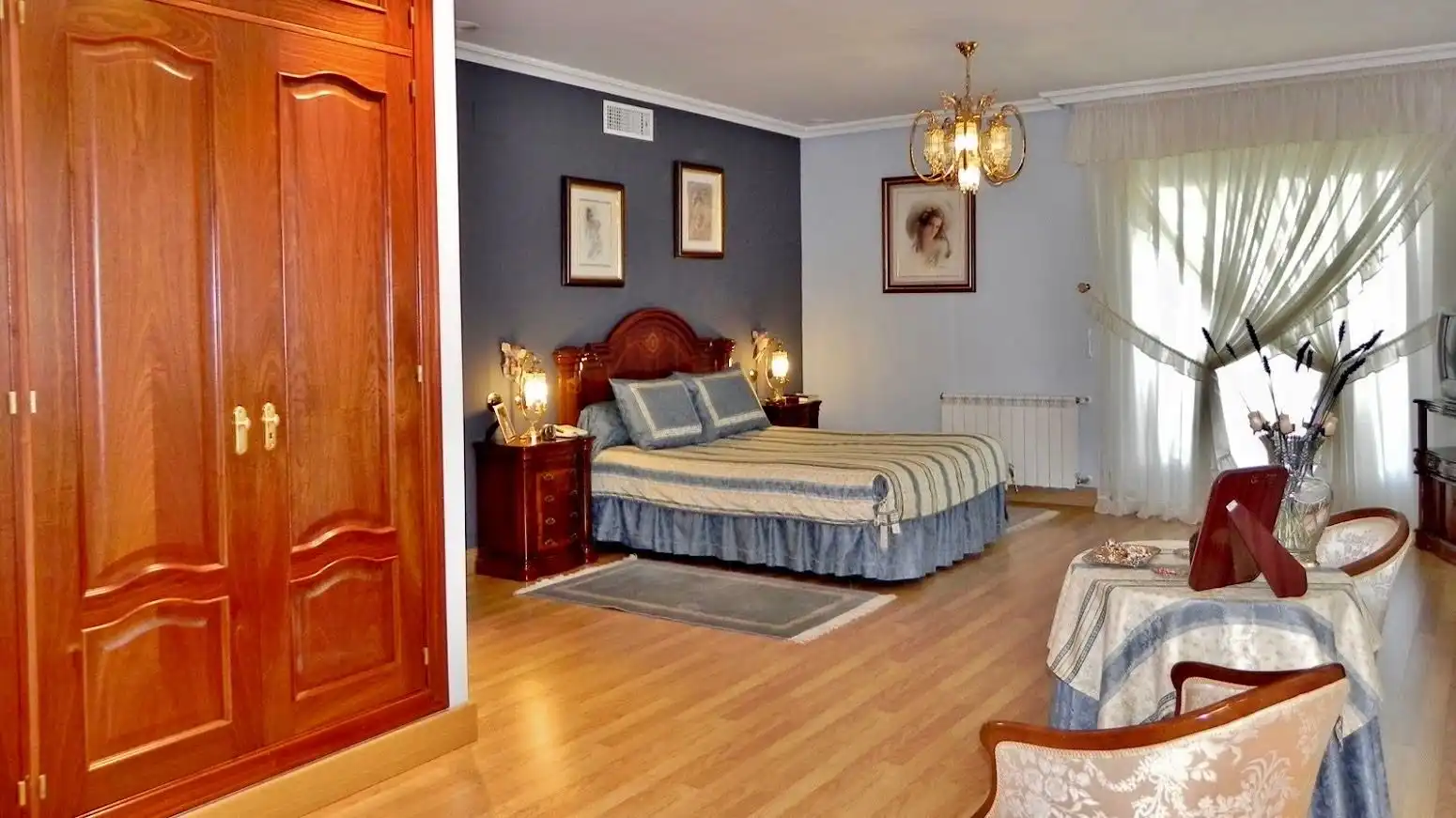 Dormitori de Casa o xalet en venda en Cáceres amb Aire condicionat, Jardí privat i Parquet