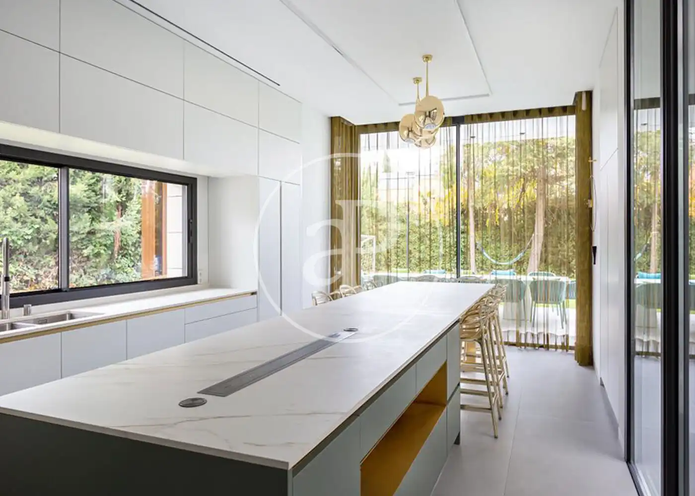 Cocina de Casa o chalet en venta en Madrid con Aire acondicionado, Calefacción y Jardín privado