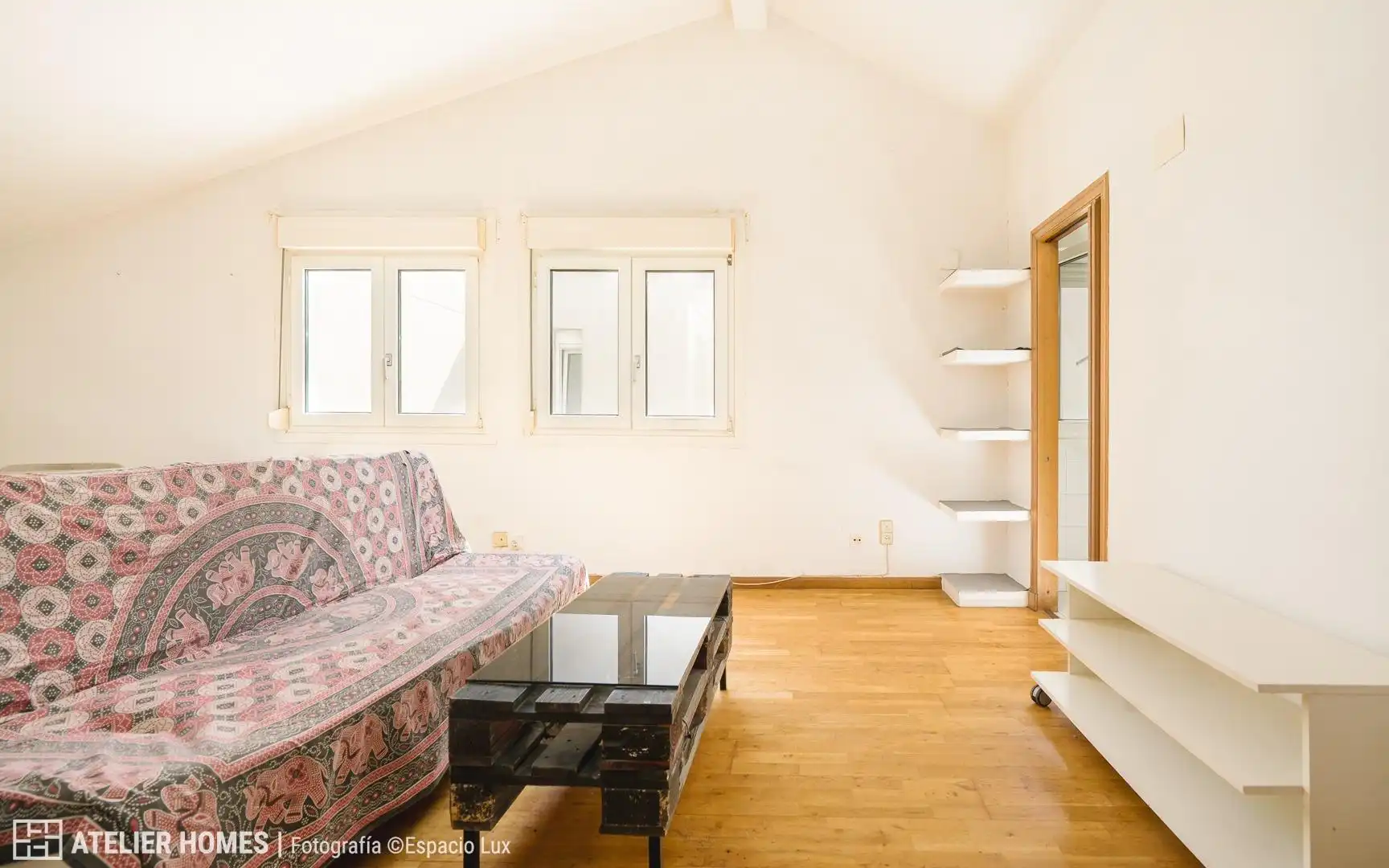 Sala d'estar de Àtic en venda en Zaragoza amb Calefacció, Parquet i Terrassa