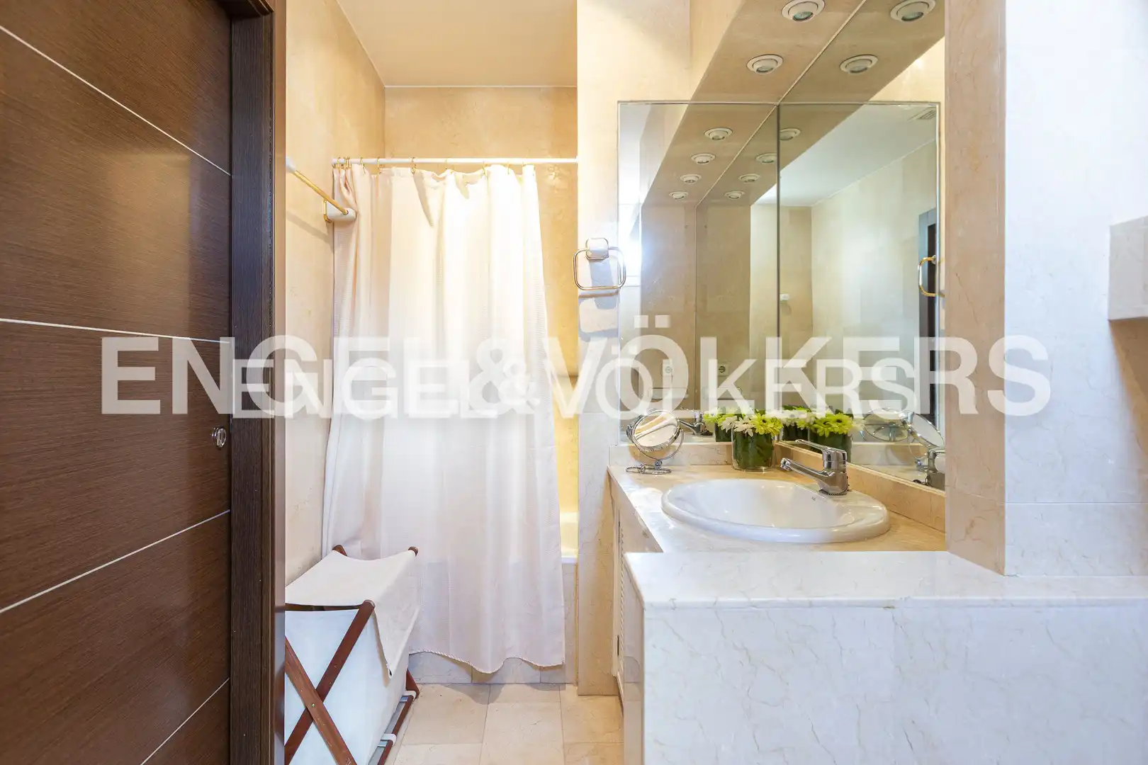 Bathroom of Houses for rent in Boadilla del Monte  with Air Conditioner, Heating and Private garden