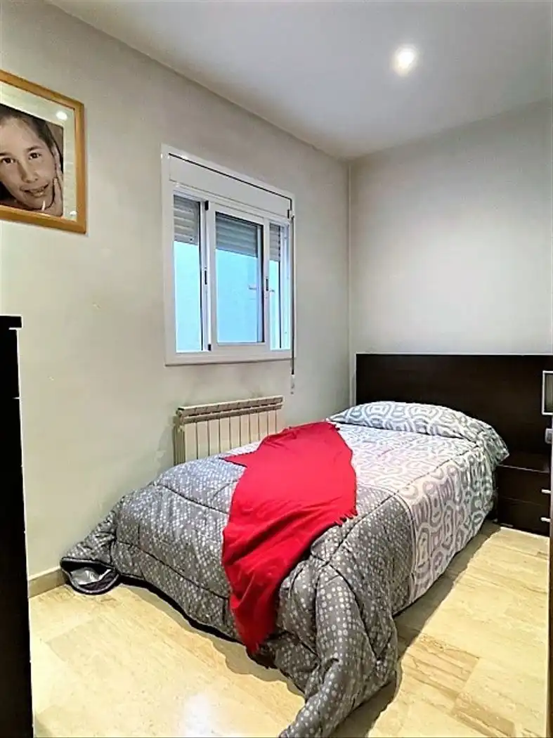 Habitación de Casa o chalet en venta en Sant Boi de Llobregat con Aire acondicionado, Terraza y Trastero