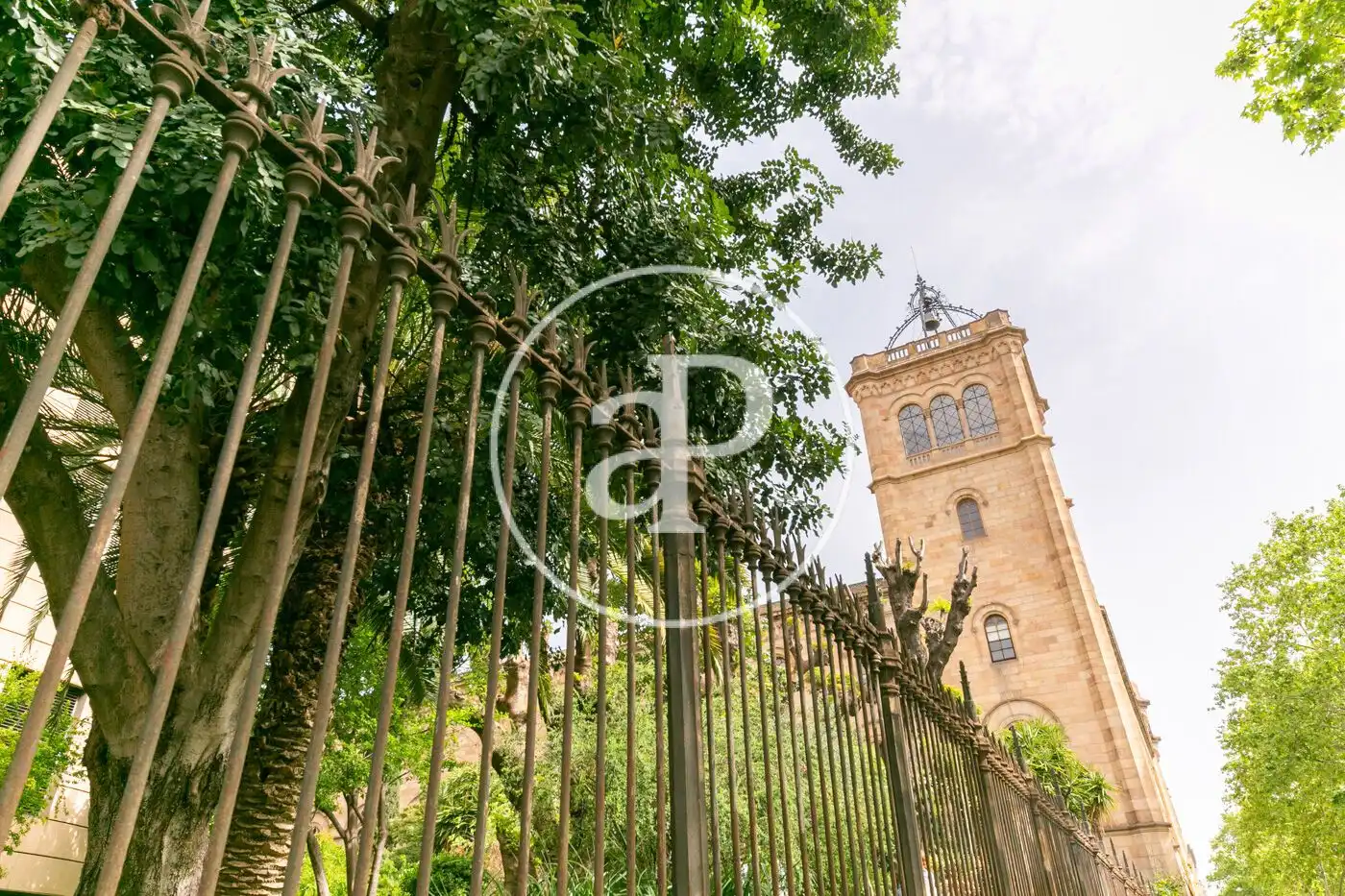 Flat for rent in Carrer de Gravina, El Raval