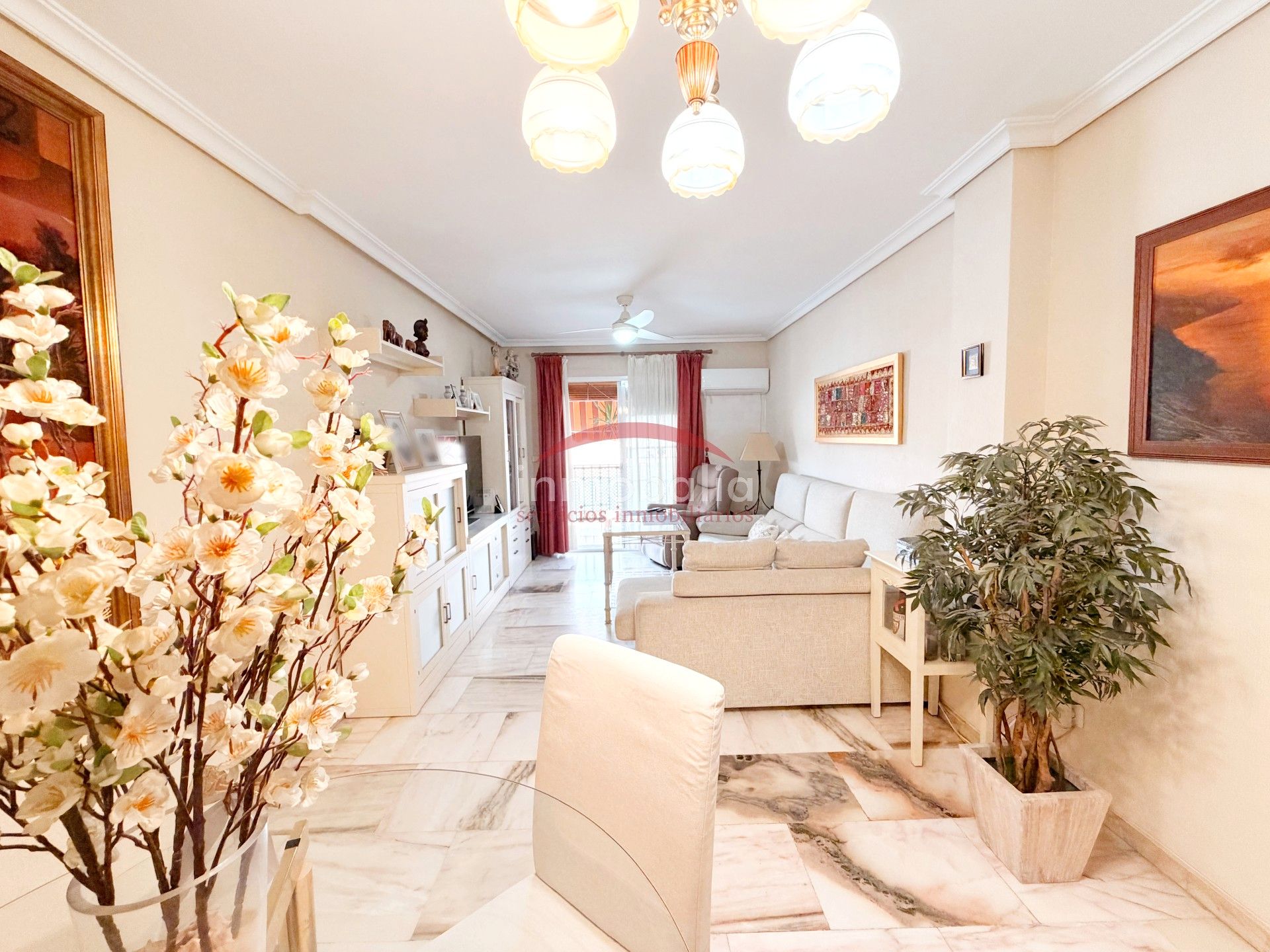 Living room of Flat for sale in  Sevilla Capital  with Air Conditioner, Terrace and Storage room