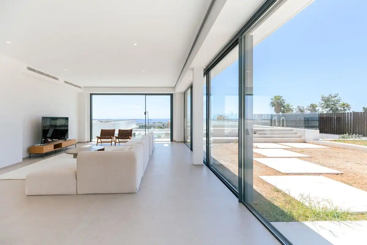 Casa aparellada amb terrassa en venda a Carrer de Ramon Muntaner, imagen 3