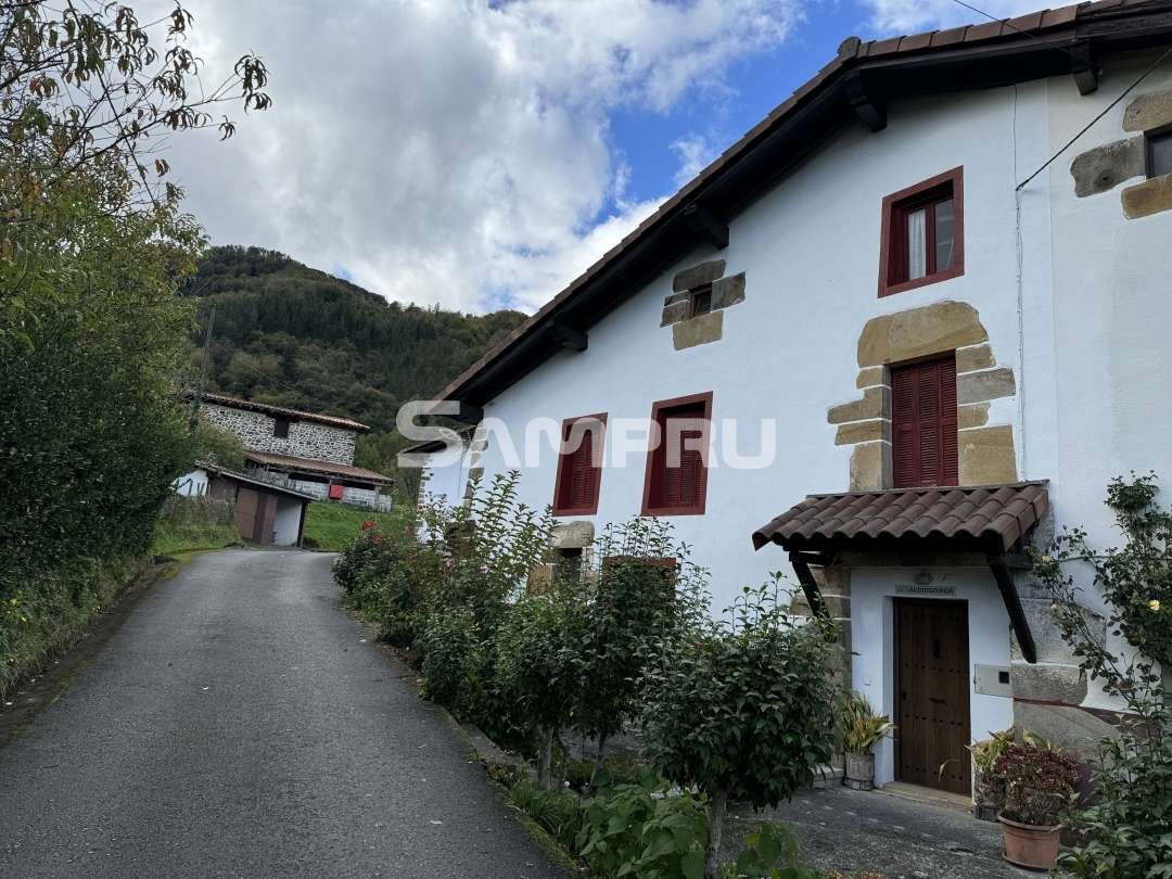 Vista exterior de Casa o chalet en venta en Eskoriatza con Calefacción, Jardín privado y Trastero