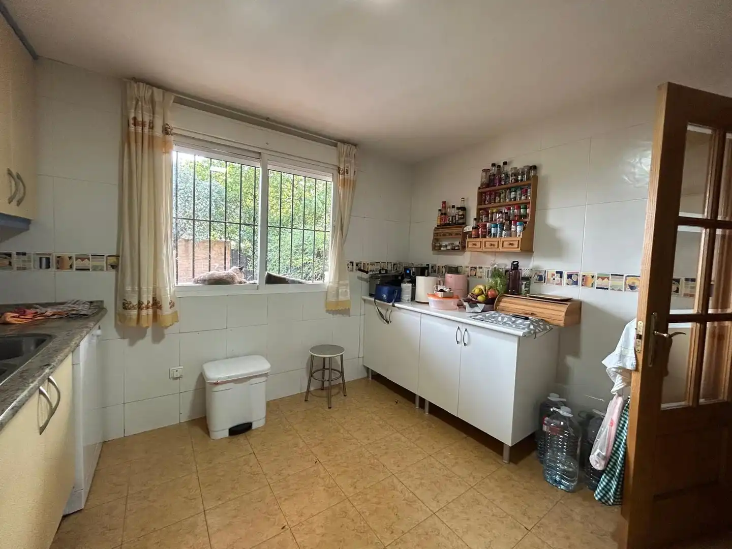 Cocina de Casa o chalet en venta en San Román de los Montes con Calefacción, Jardín privado y Piscina