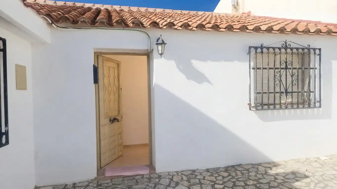 Vista exterior de Casa adosada en venta en Rincón de la Victoria con Aire acondicionado, Terraza y Trastero