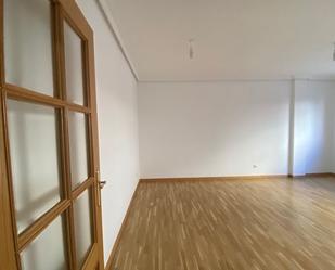 Bedroom of Flat to rent in Ciudad Real Capital  with Heating, Parquet flooring and Oven