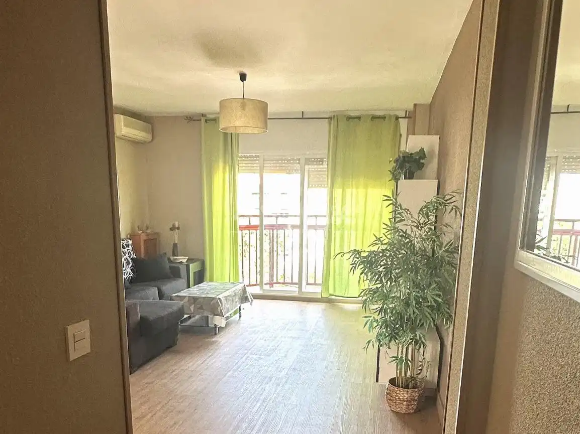 Living room of Flat for rent in Granada  with Heating and Balcony