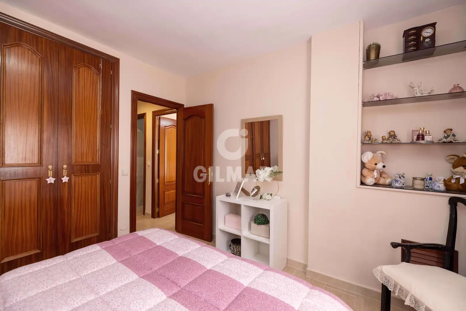 Bedroom of Flat for sale in Estepona  with Balcony