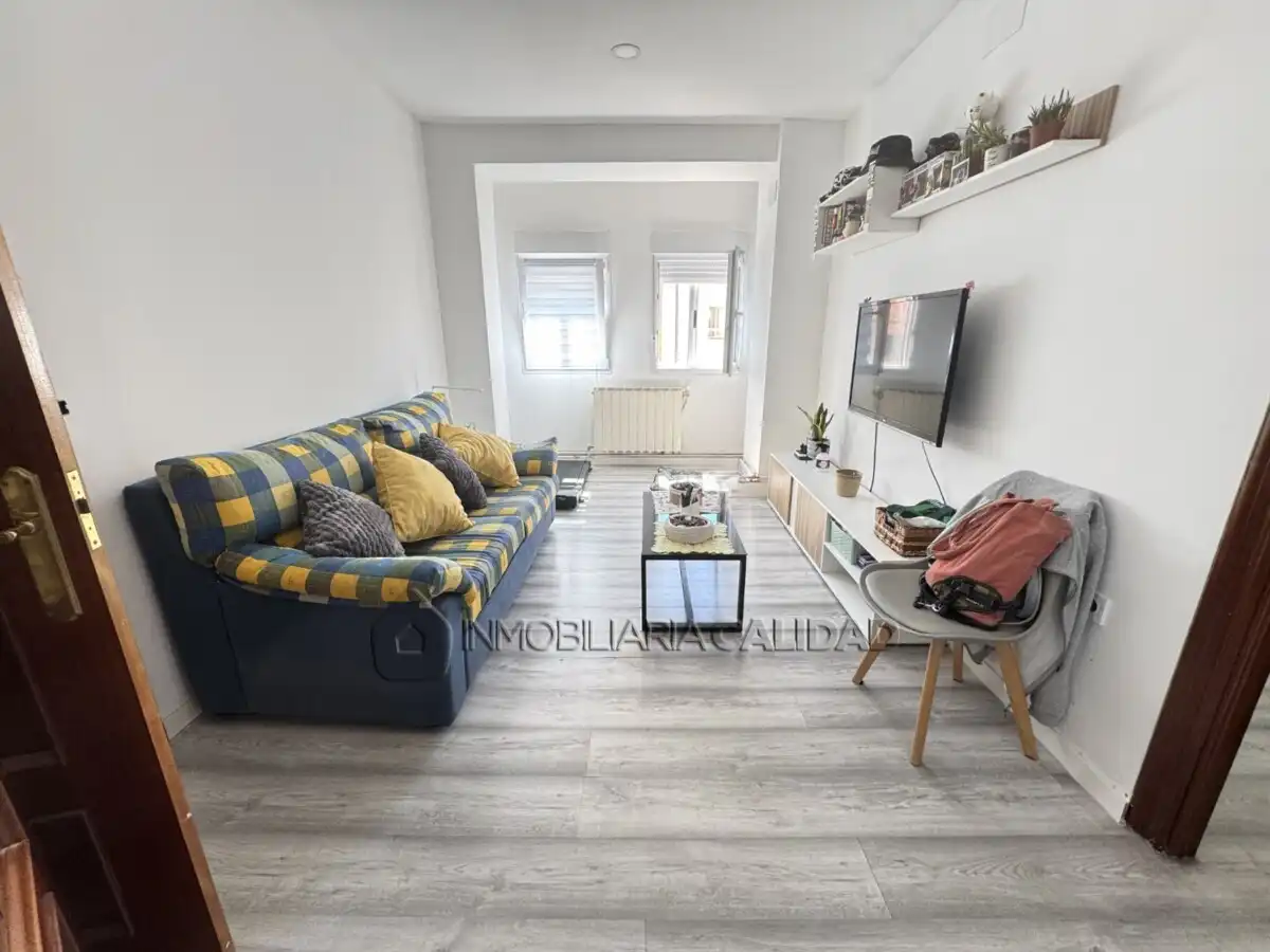 Sala d'estar de Pis en venda en Burgos amb Calefacció
