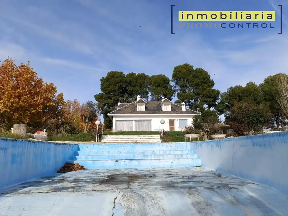 Chalet con terraza en venta en Calle Río Aragón 4, imagen 72