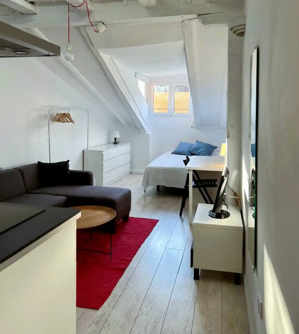 Schlafzimmer von Wohnung zur Miete in Madrid mit Klimaanlage, Heizung und Möbliert