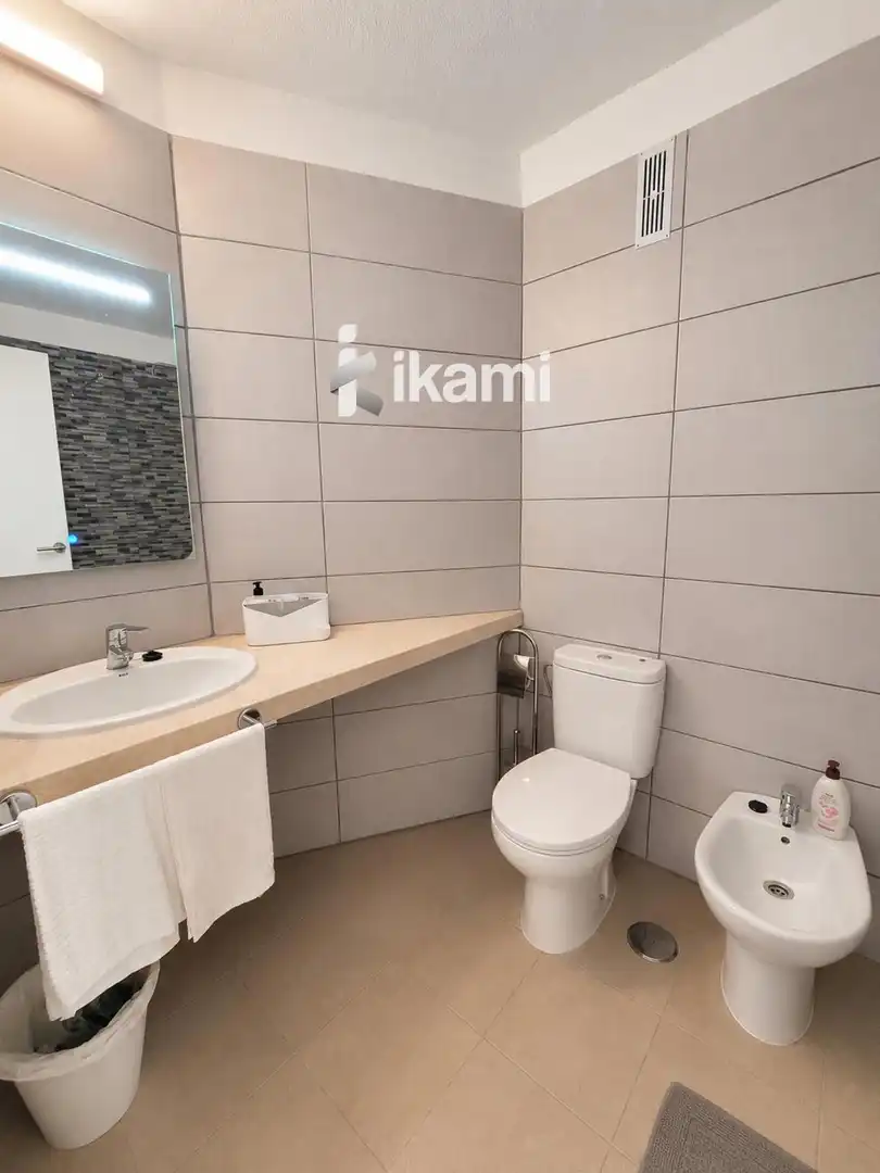 Baño de Piso en venta en San Miguel de Abona con Terraza, Piscina y Amueblado