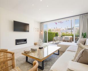 Sala d'estar de Casa adosada de lloguer en Marbella amb Aire condicionat, Terrassa i Traster