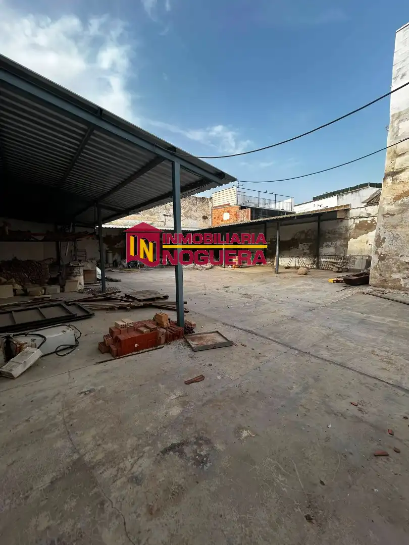 Vista exterior de Nau industrial en venda en Écija